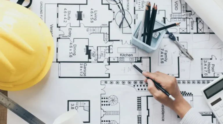 Plans de maison avec casque pour auto-constructeurs